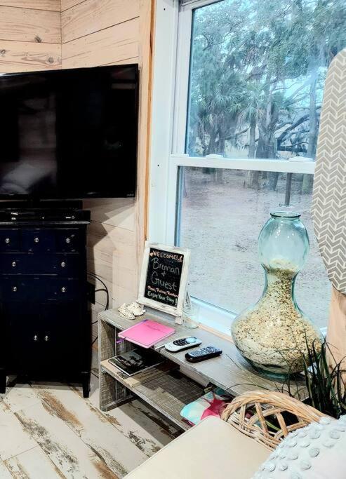 Frogmore Secluded Tiny House By The Marsh With Hunting Island Beach Pass מראה חיצוני תמונה