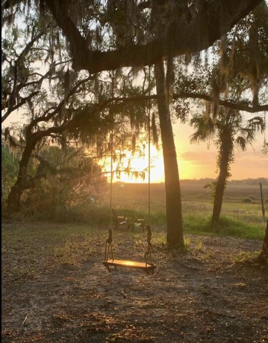 Frogmore Secluded Tiny House By The Marsh With Hunting Island Beach Pass מראה חיצוני תמונה